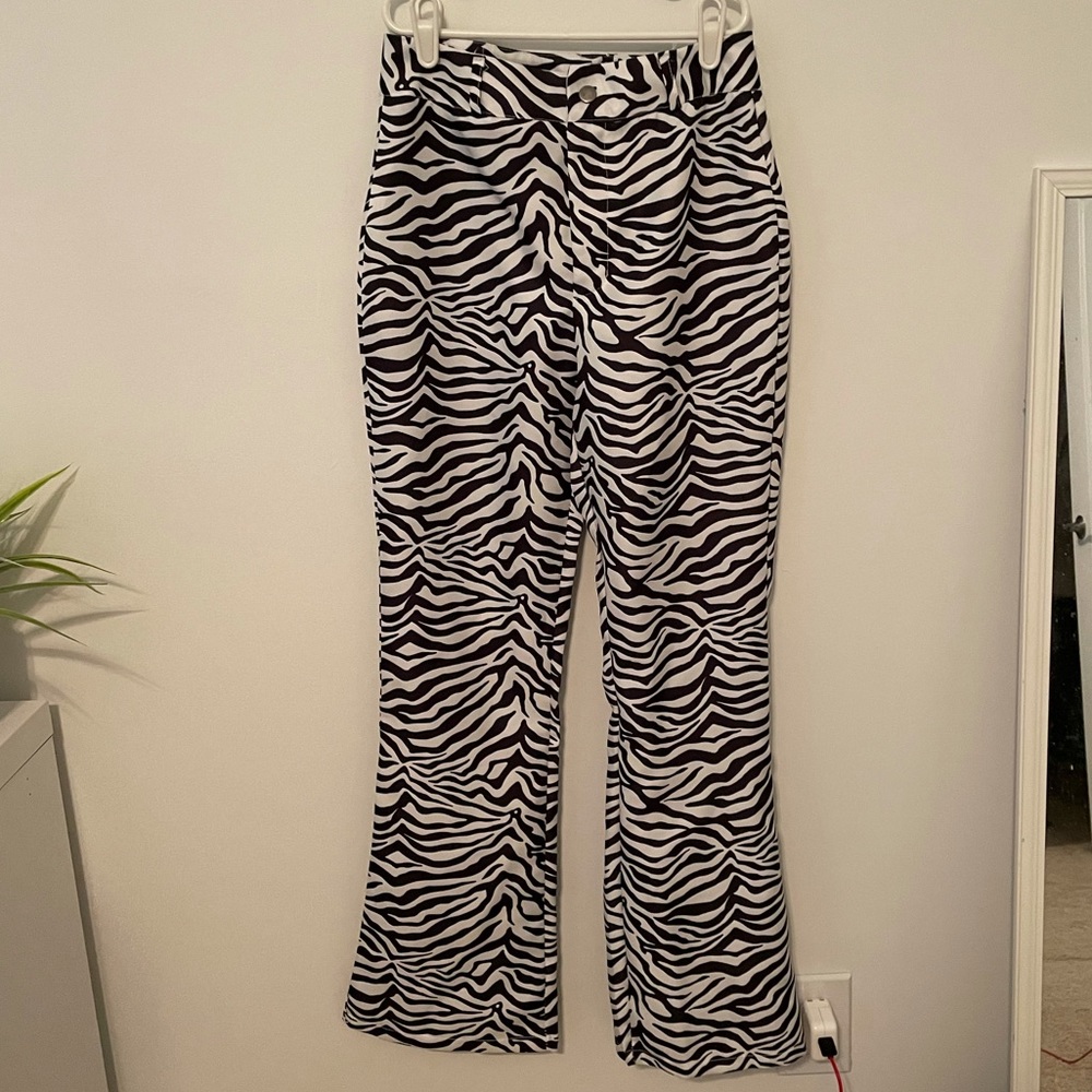 Zebra flair pants